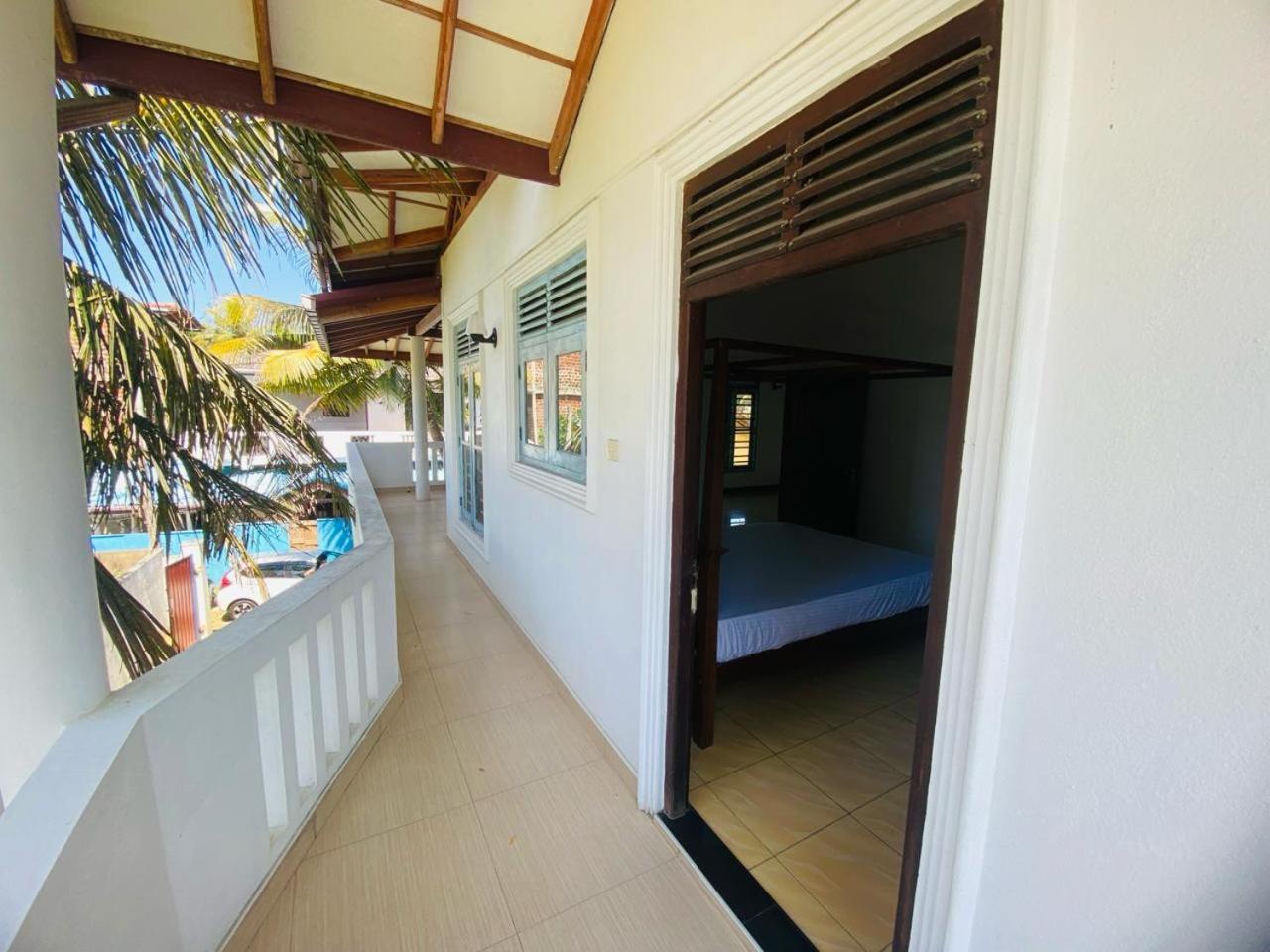 Huugaba Hotel Ahangama Exterior photo